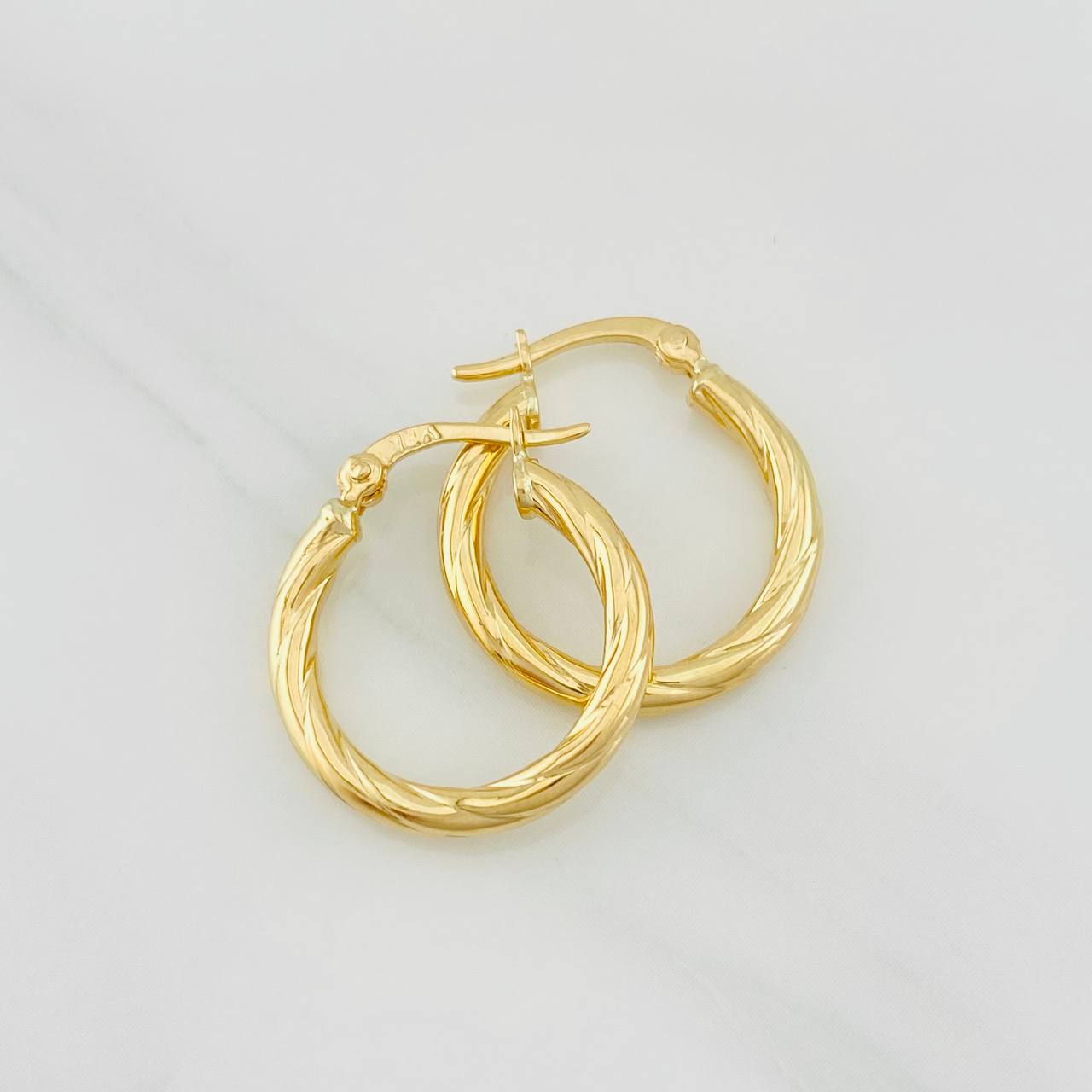 Candongas Mary 1.4g / 3/4 in Oro Amarillo 18K