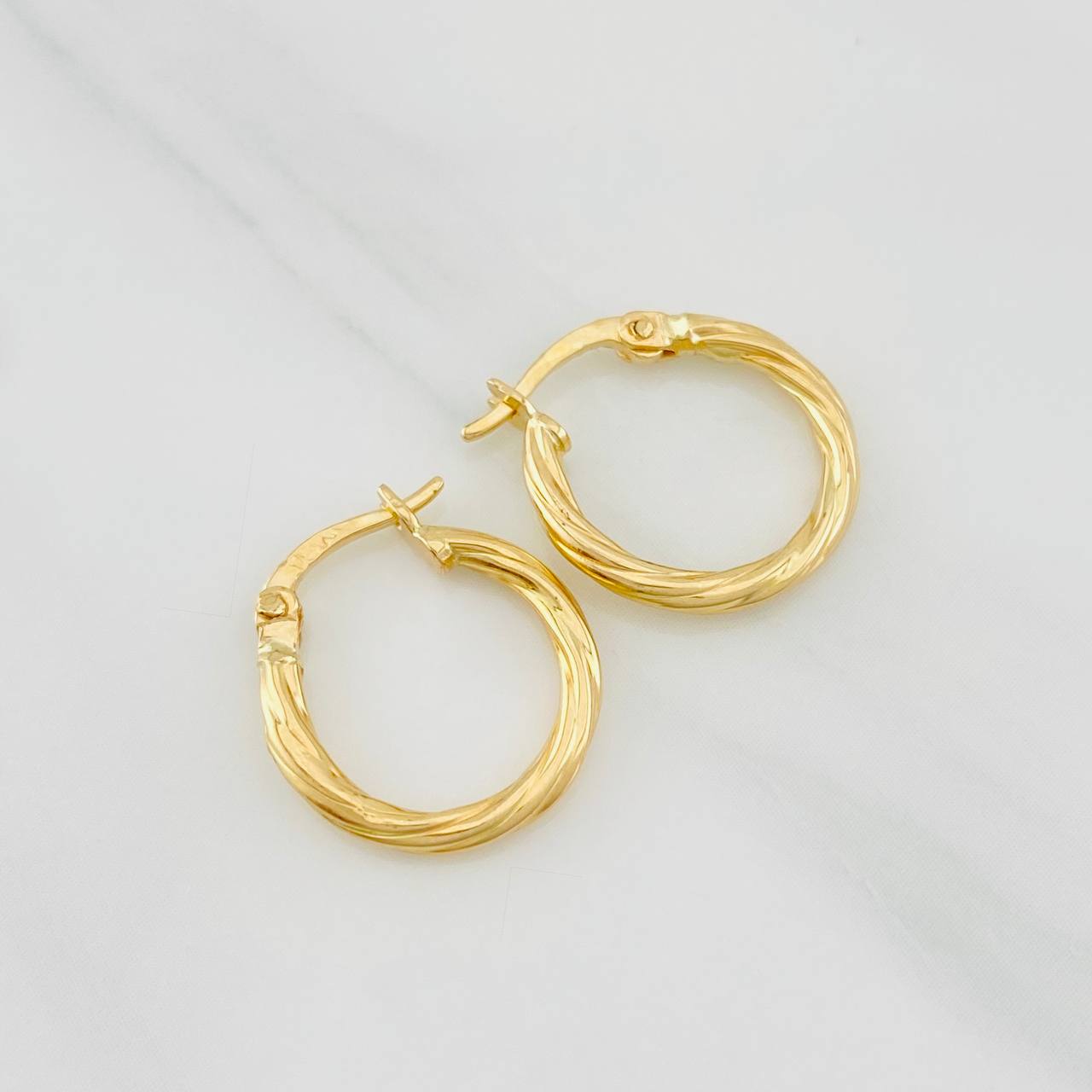 Candongas Mary 0.9g / 1/2 in Oro Amarillo 18K