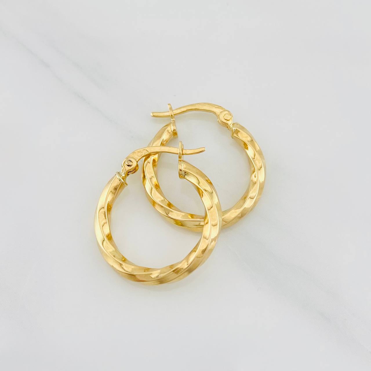 Candongas Kari 1.4g / 3/4 in Oro Amarillo 18K