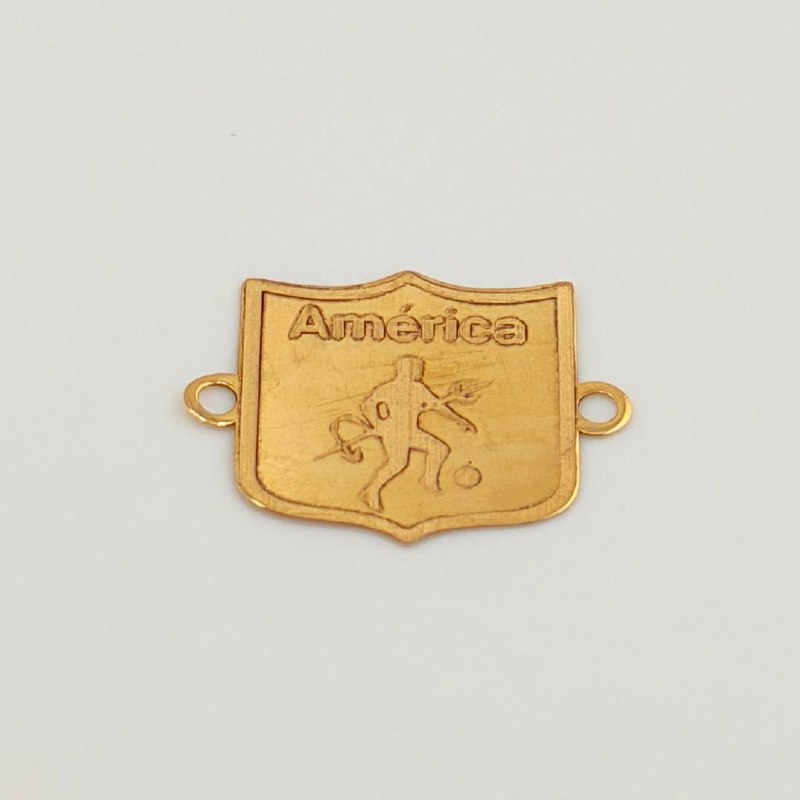 Charm Deportivo America Shield 0.6gr / 1 in / 18K Yellow Gold ©