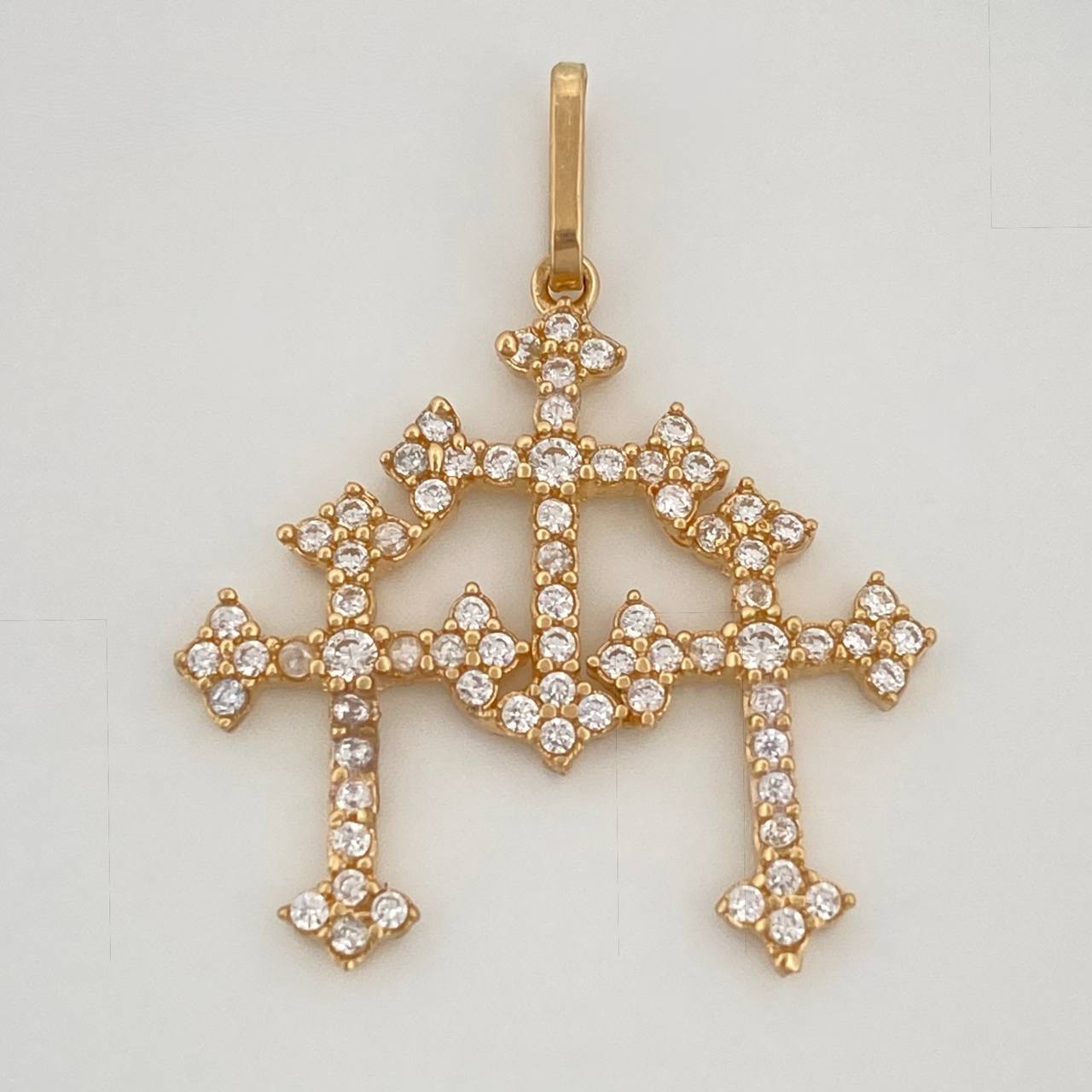 Dije Tres Cruces 1.5gr / 1 in / Oro Amarillo 18K %