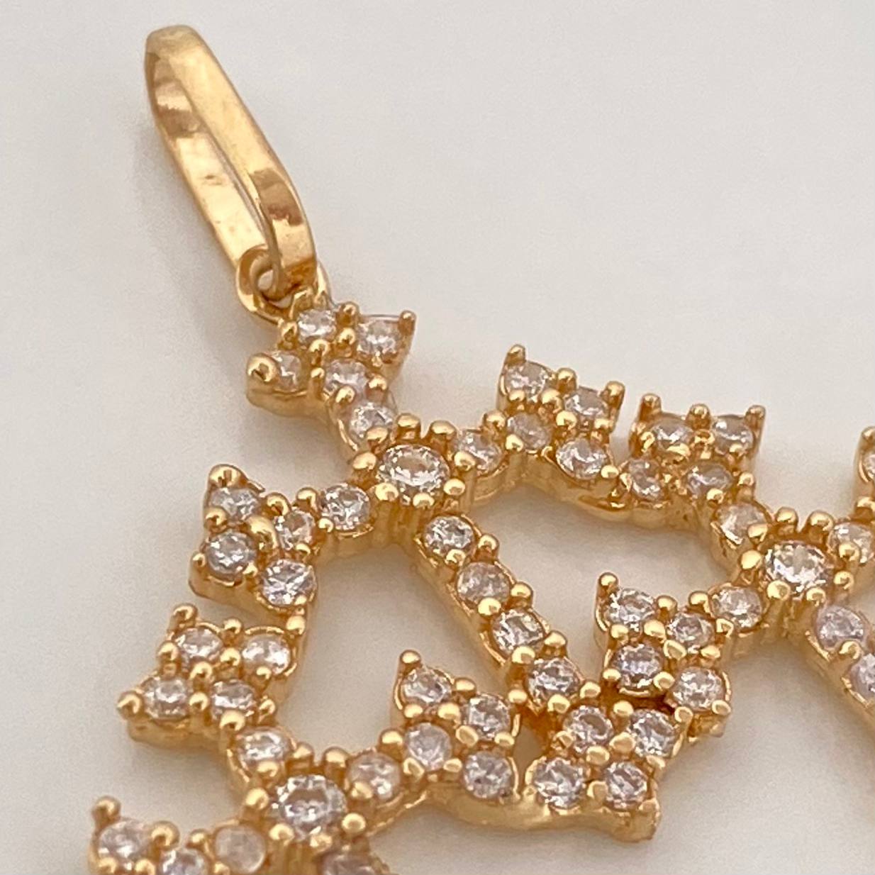 Dije Tres Cruces 1.5gr / 1 in / Oro Amarillo 18K %