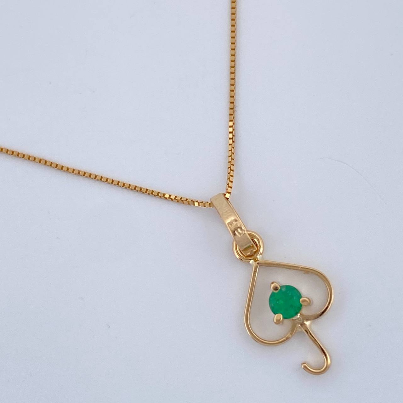 Set Cadena y Dije Veneciana + Dije Sombrilla Esmeralda 1.15gr / 17 3/4 in / 0.4mm Oro Amarillo 18K  (joya) %