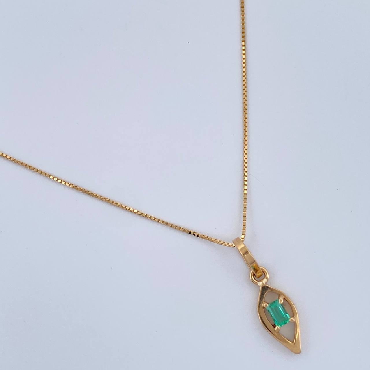 Set Cadena y Dije Veneciana + Dije Hojas Esmeralda 1.3gr / 15 3/4 in / 0.4mm Oro Amarillo 18K  (joya) %