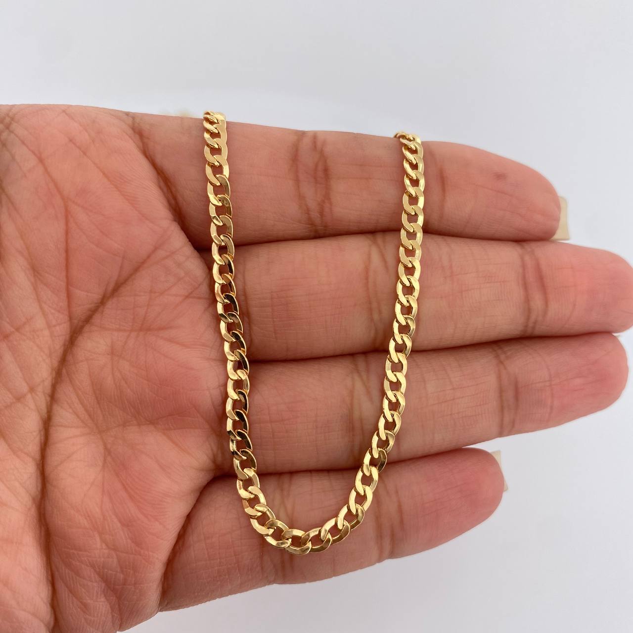 Cadena Cubana 8.25gr / 27 1/4 in / 3.2mm Oro Amarillo +1 18K %