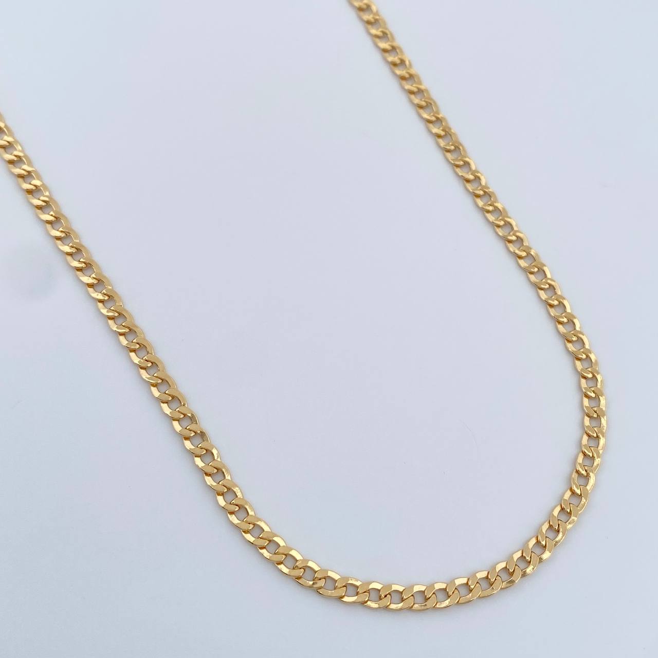 Cadena Cubana 6.1gr / 27 3/4 in / 2.75mm Oro Amarillo +1 18K %