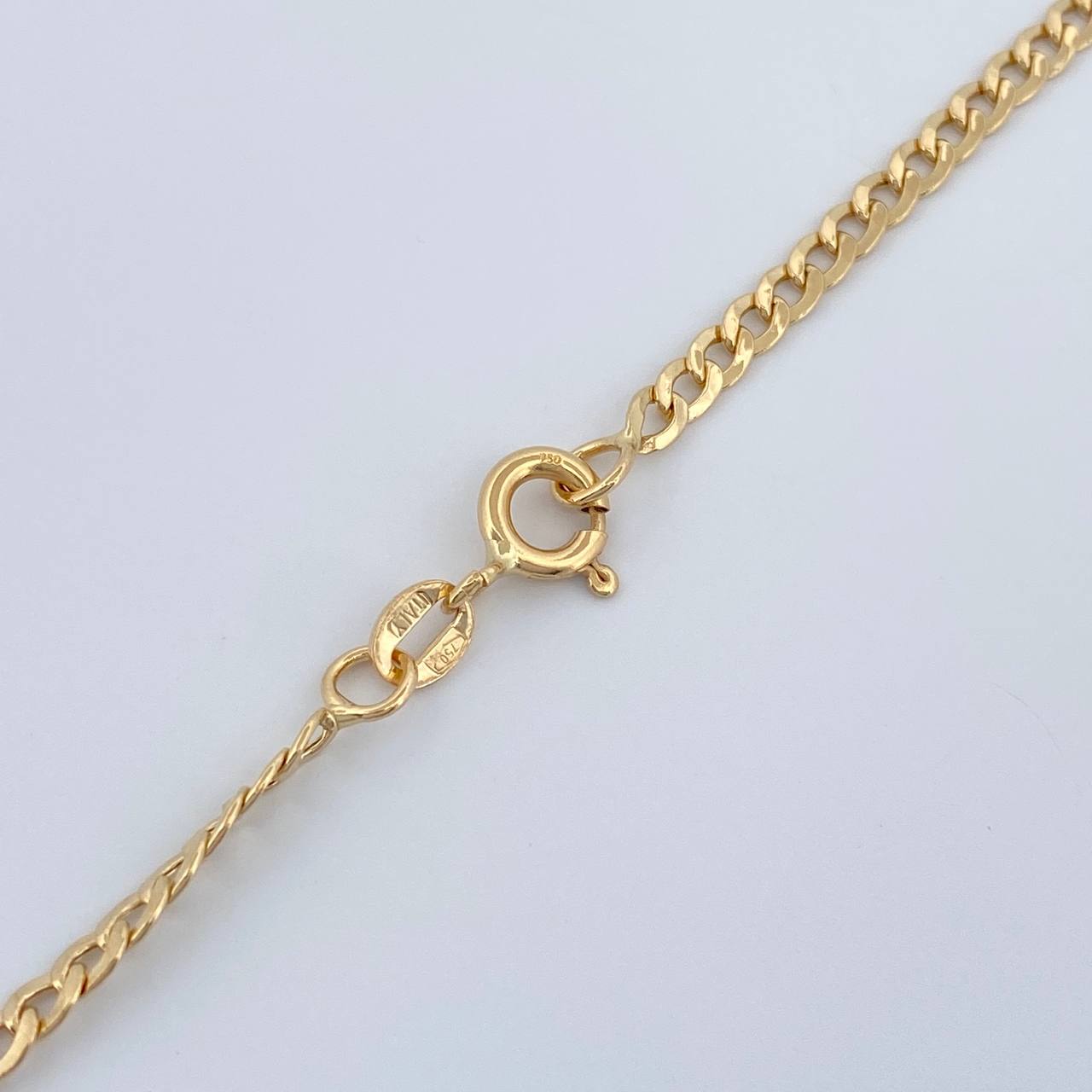 Cadena Cubana 6.1gr / 27 3/4 in / 2.75mm Oro Amarillo +1 18K %