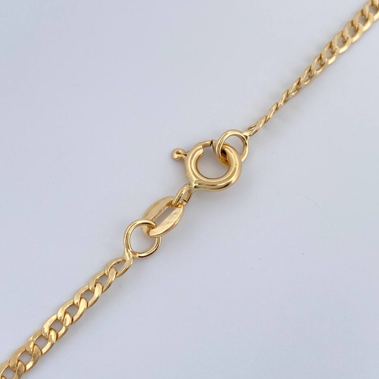 Cadena Cubana 4.75gr / 28 in / 2.33mm Oro Amarillo +1 18K %