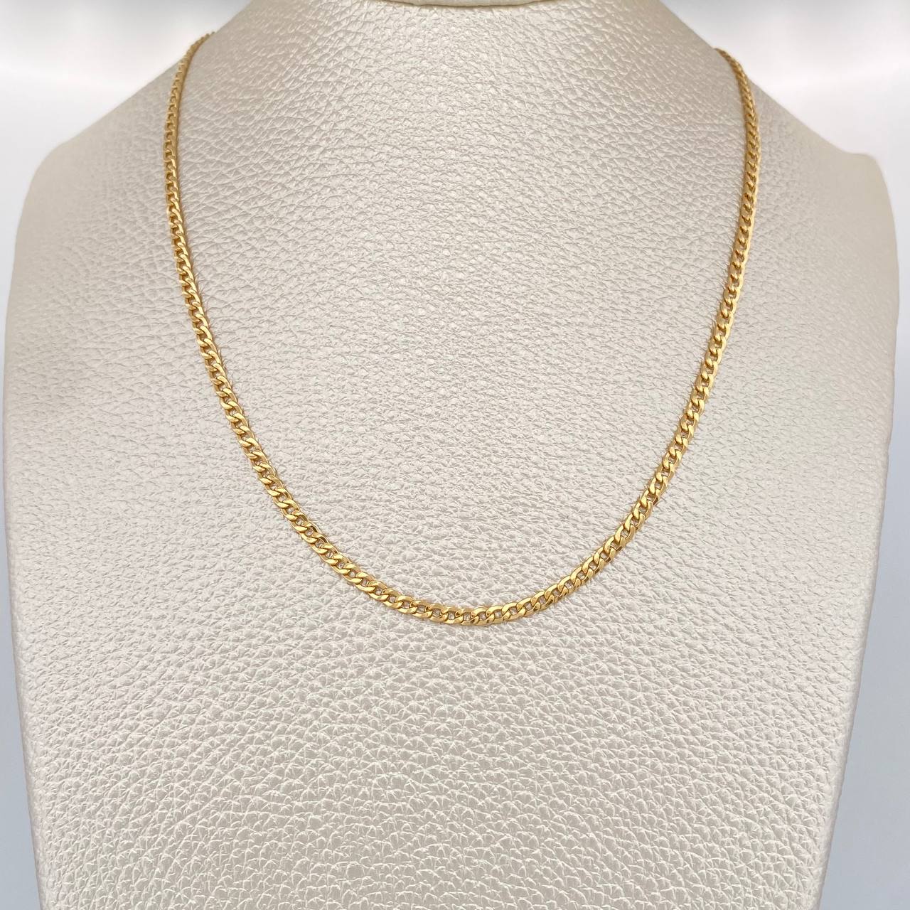 Cadena Cubana 4.15gr / 23 3/4 in / 2.35mm Oro Amarillo +1 18K %