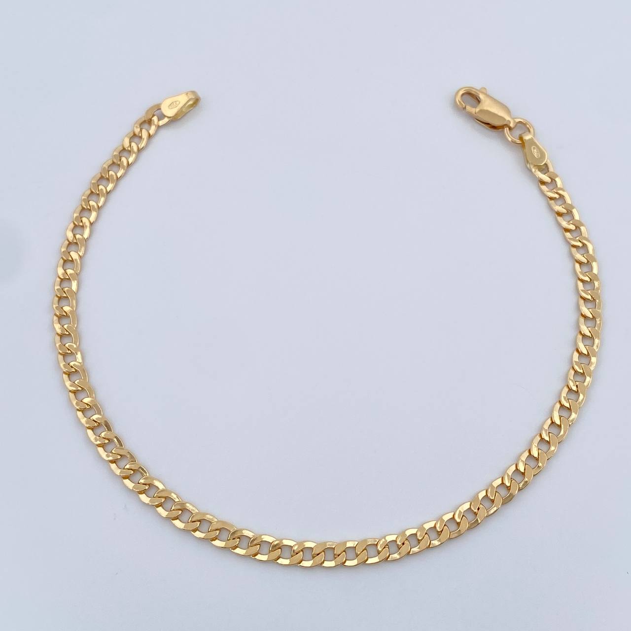 Pulso Cubano 2.8gr / 7 1/2 in / 3.17mm Oro Amarillo +1 18K %