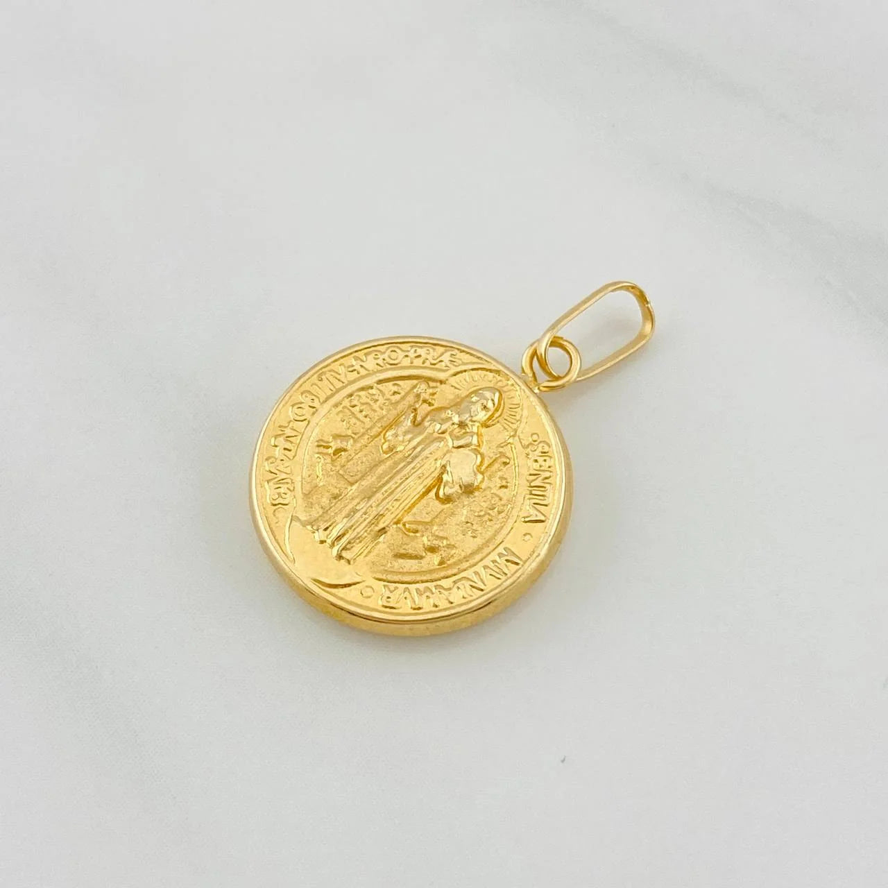 Dije San Benito 0.35g / 1/2 in Oro Amarillo 18K