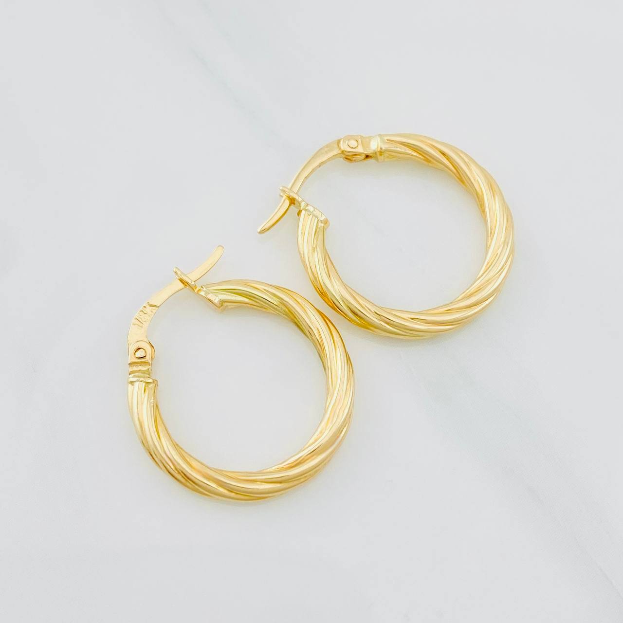Hoop Earrings Mary 1.45g / 3/4 in Yellow Gold 18K