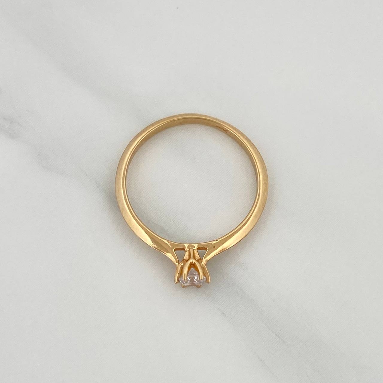 Anillo Solitario Puente 1.65gr / T5 1/2 / Oro Amarillo 18K $