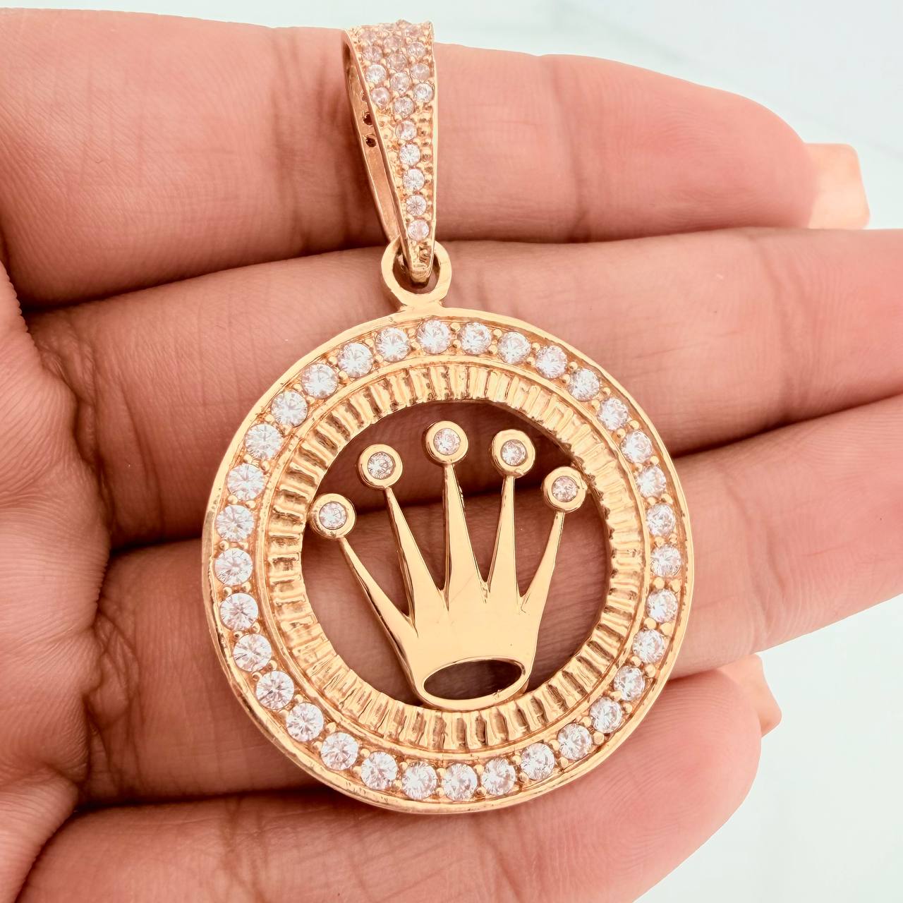 Dije Corona 9.95gr / 1 3/4 in / Oro Amarillo 18K $