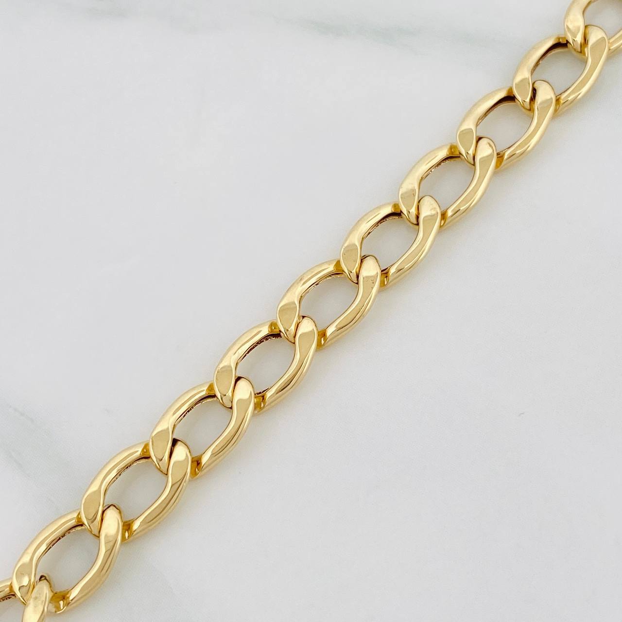 Pulso Cubano 3.8g / 7 1/4 in / 5.6mm Oro Amarillo 18K