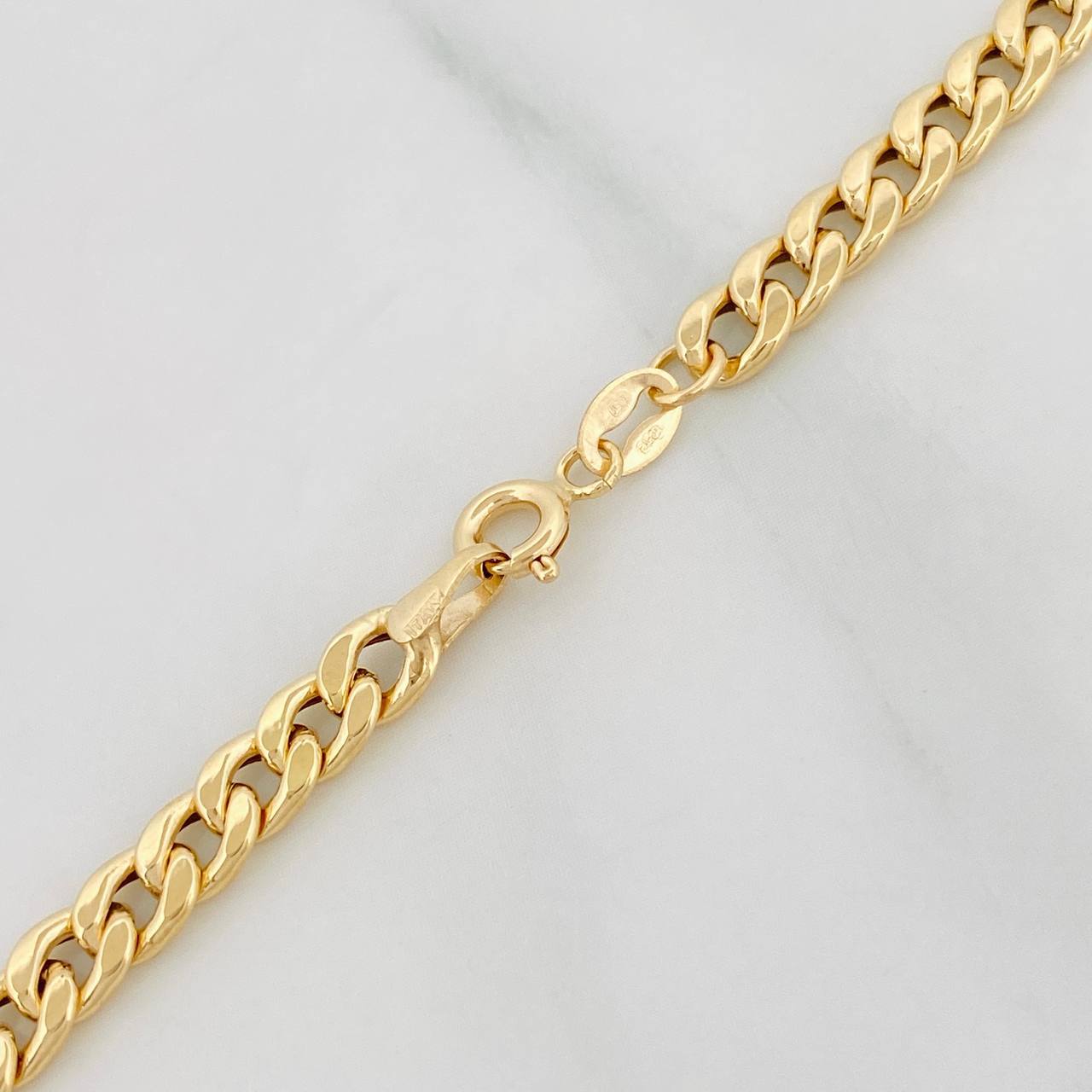 Cadena Cubana 4.65g / 24 in / 4.3mm Oro Amarillo 18K