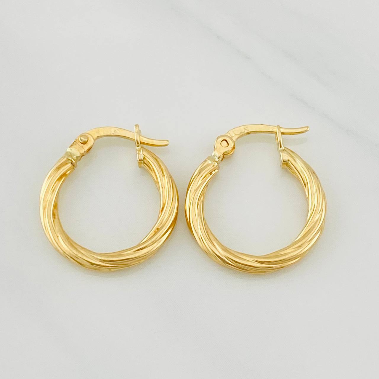 Hoop Earrings Mary 0.95g / 1/2 in Yellow Gold 18K