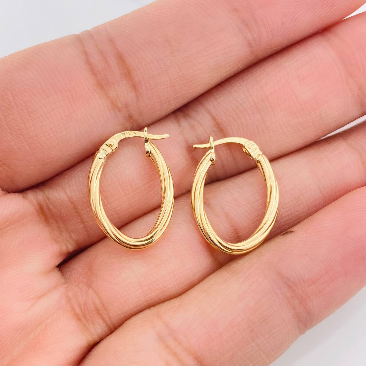 Candongas Mary Ovalada 1.1g / 3/4 in Oro Amarillo 18K