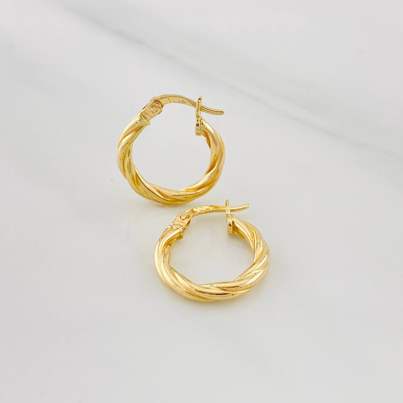 Hoop Earrings Mary 1.55g / 3/4 in Yellow Gold 18K