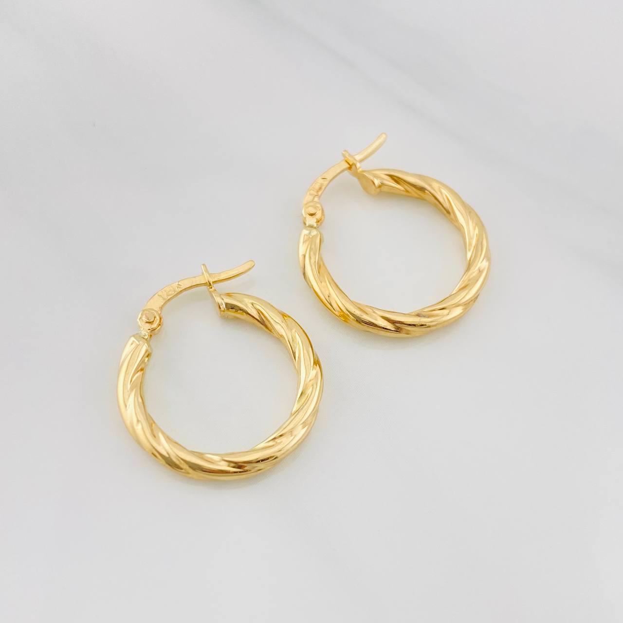 Candongas Mary 1.3g / 1/2 in Oro Amarillo 18K