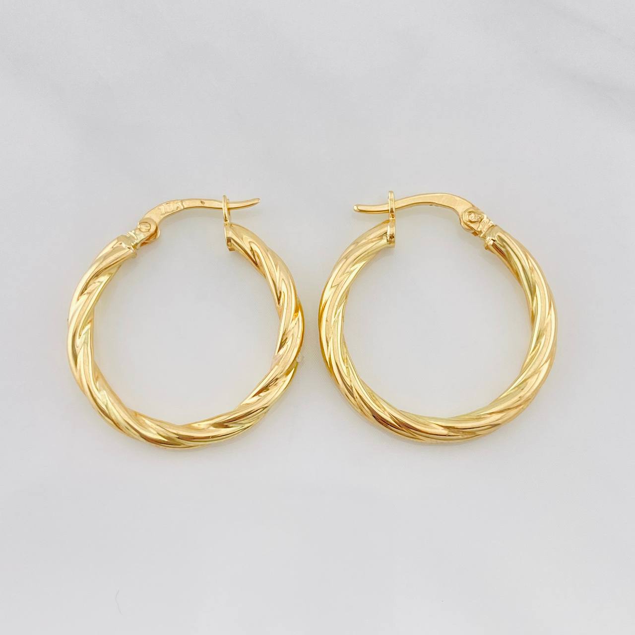 Candongas Mary 1.8g / 3/4 in Oro Amarillo 18K