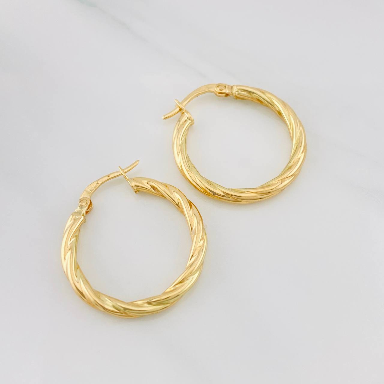 Candongas Mary 1.8g / 3/4 in Oro Amarillo 18K
