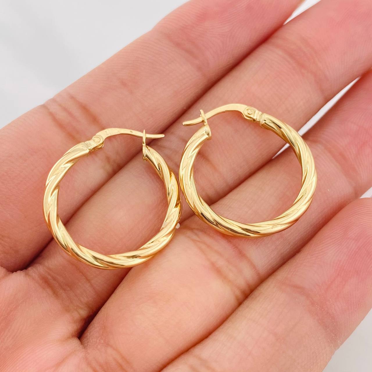 Candongas Mary 1.8g / 3/4 in Oro Amarillo 18K
