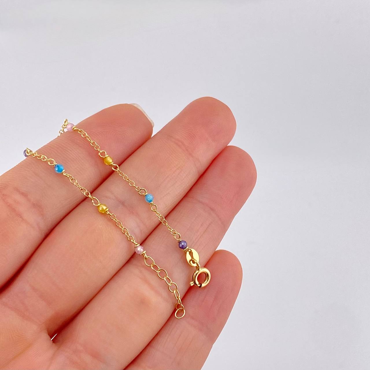 Pulso Modulable Aro Seguido Chispas Arcoiris 0.95g / 5 1/2 in - 5 in / 1.3mm Oro Amarillo 18K