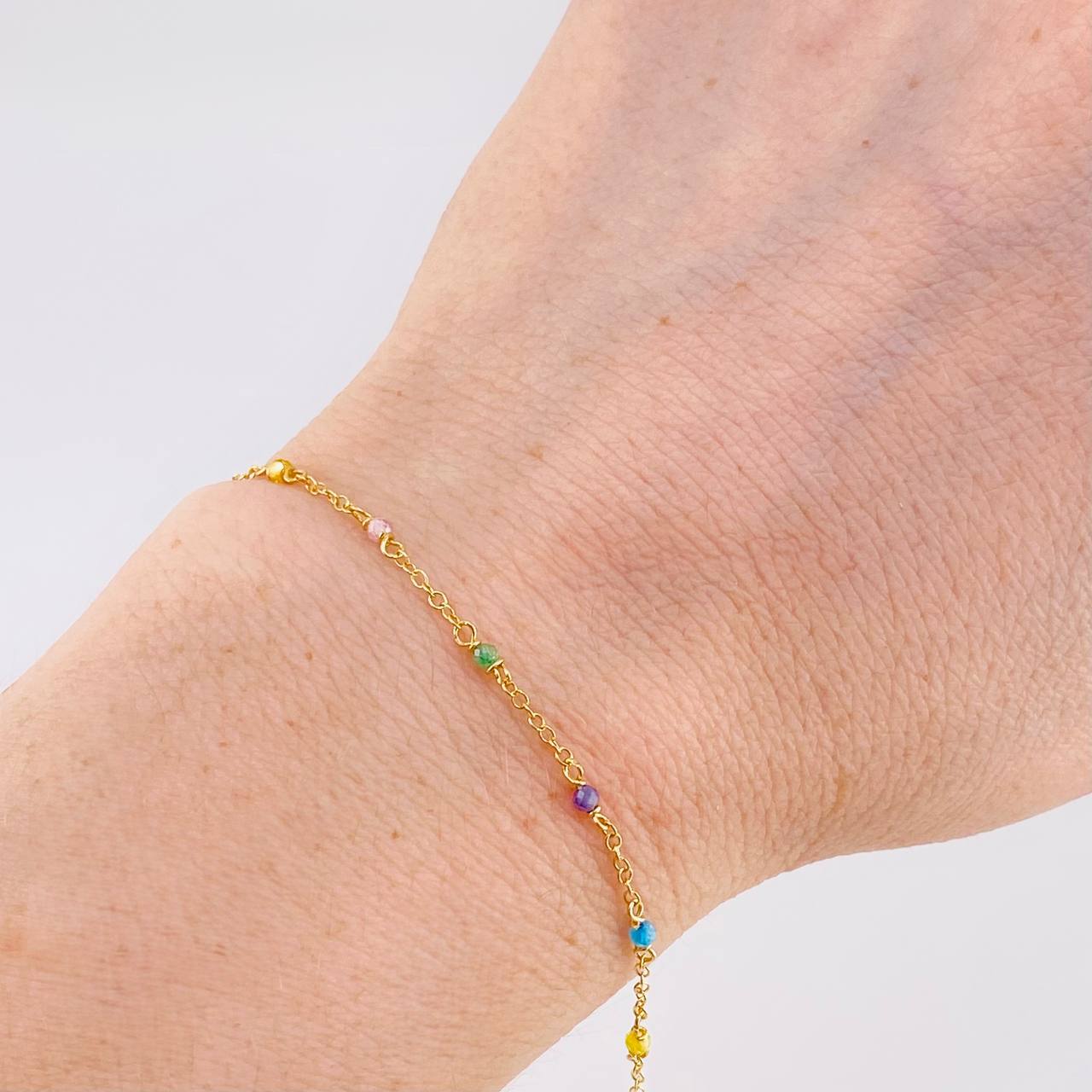 Pulso Modulable Aro Seguido Chispas Arcoiris 0.95g / 5 1/2 in - 5 in / 1.3mm Oro Amarillo 18K