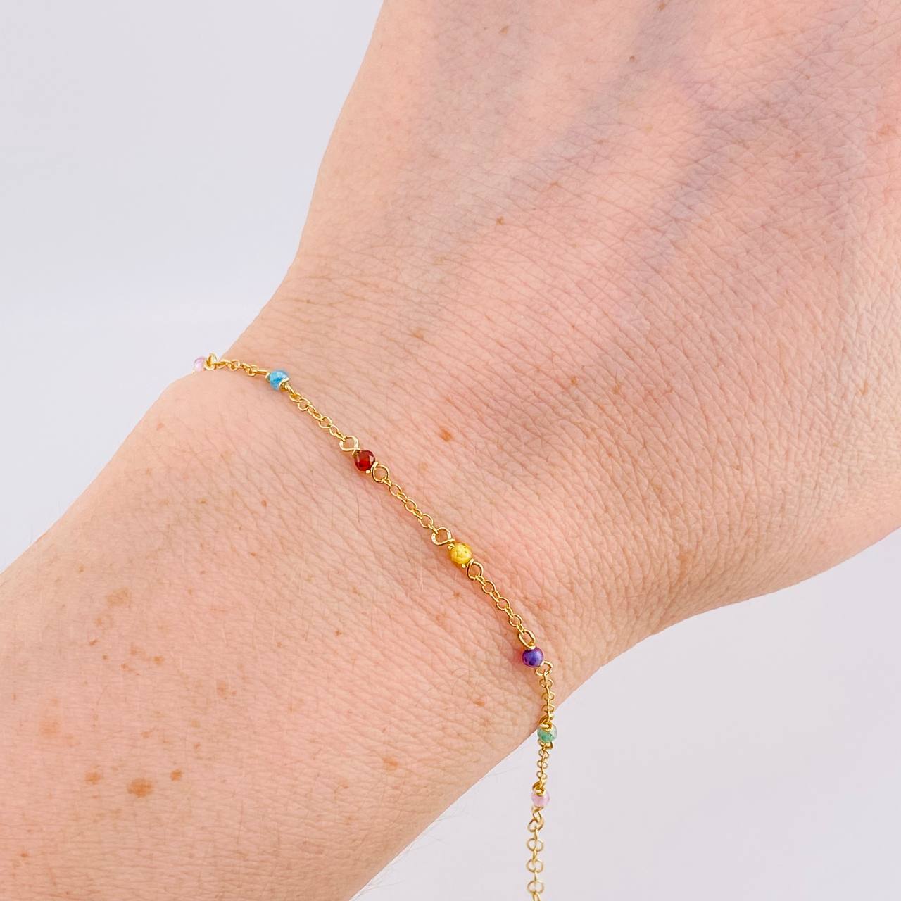 Bracelet Adjustable Classic Link Rainbow Sparkles 1g / 5 3/4 in - 5 in / 1.2mm 18K Yellow Gold