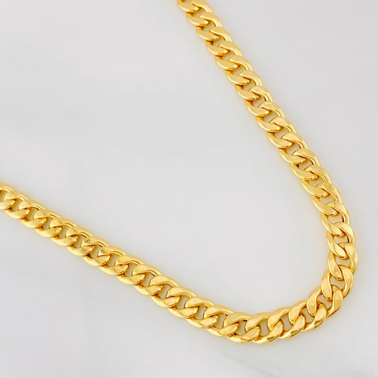 Cadena Cubana 8.1g / 28 in / 5.27mm Oro Amarillo 18K