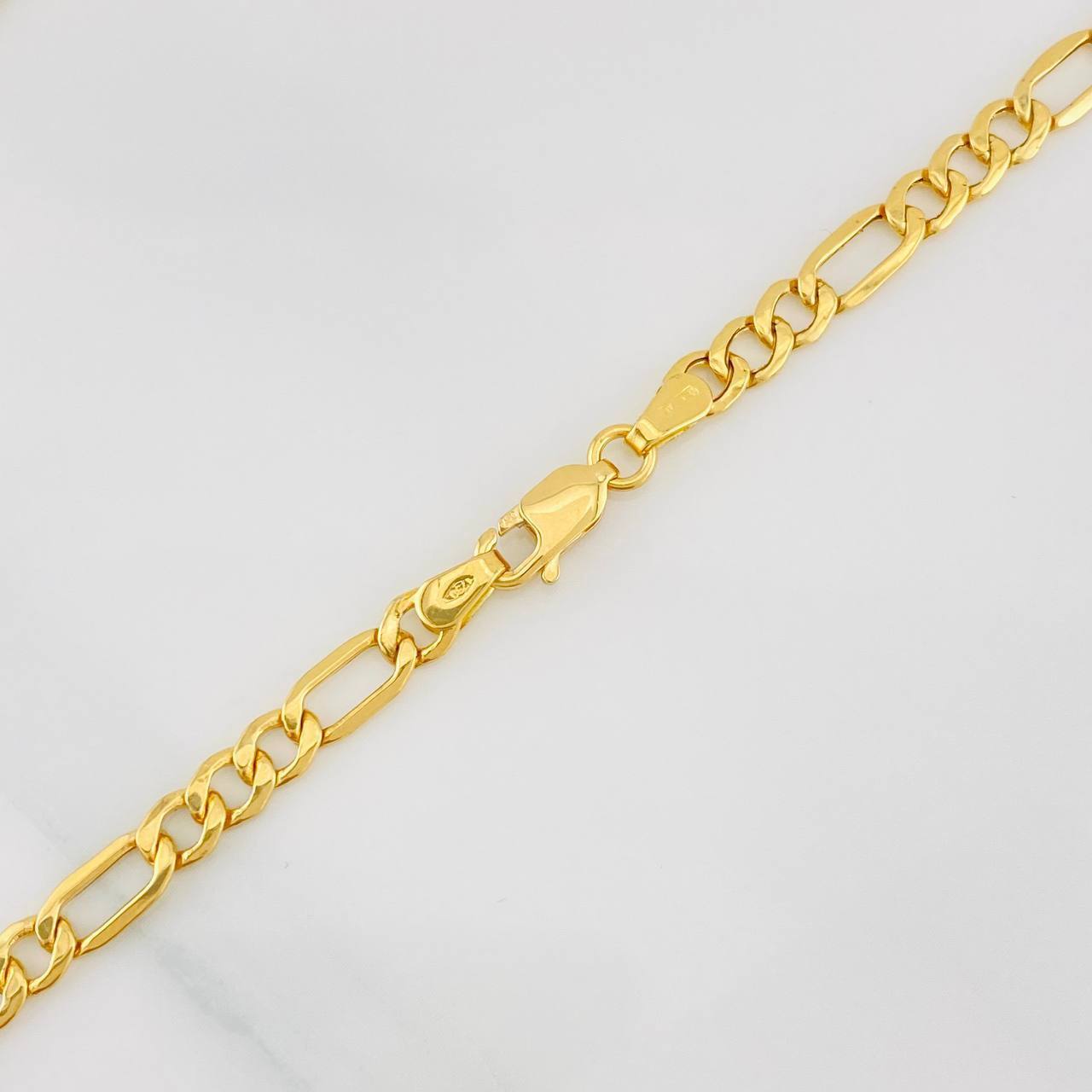 Cadena Figaro 9.15g / 24 in / 4.35mm Oro Amarillo 18K