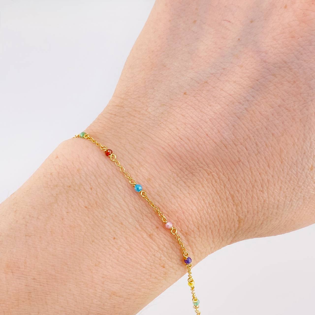 Pulso Modulable Aro Seguido Chispas Arcoiris 1.1g / 6 1/4 in - 5 3/4 in / 1.3mm Oro Amarillo 18K
