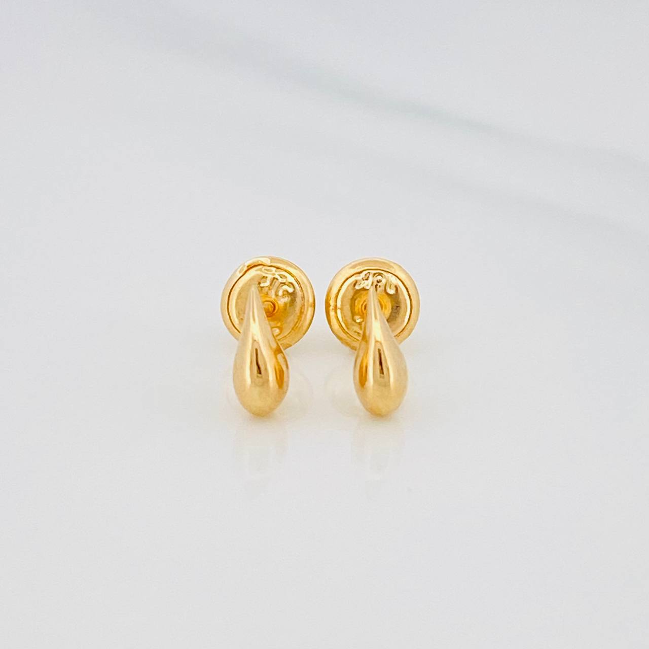 Stud Earrings Tear 0.6 g / in / 2.05 mm Yellow Gold 18K