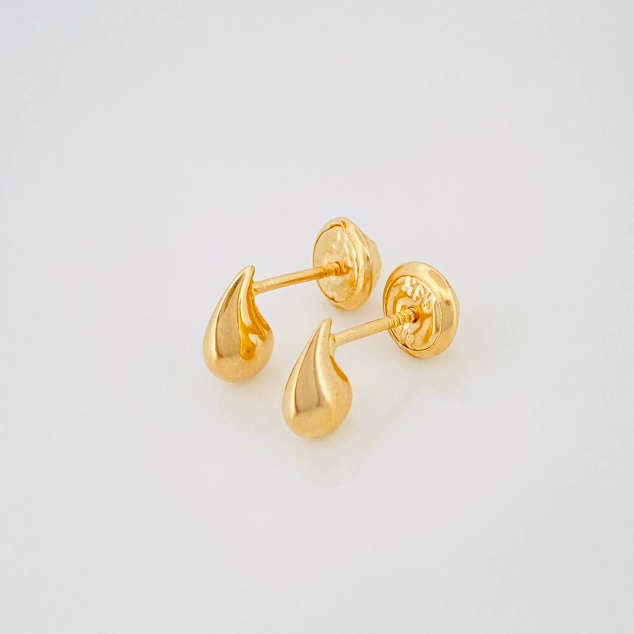 Stud Earrings Tear 0.6 g / in / 2.05 mm Yellow Gold 18K