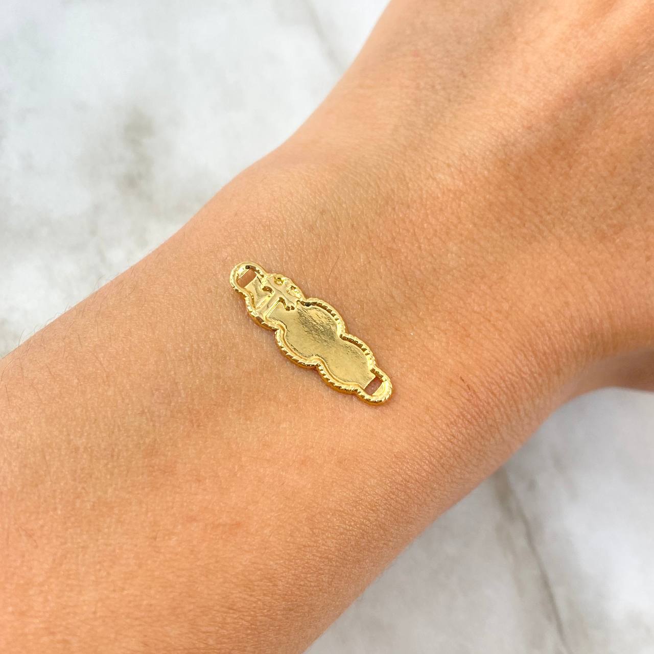 Charm Cloud Cross 0.55gr / 2.2cm / Yellow Gold Dotted Edges