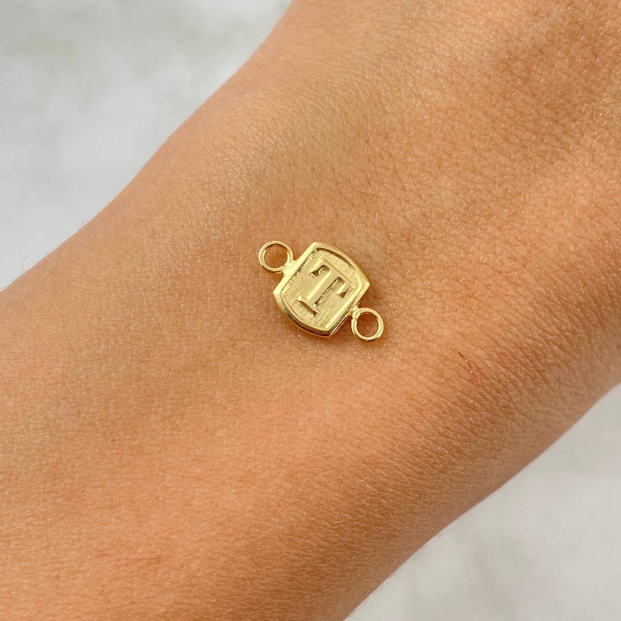 Herraje Letra T 0.25gr / 1/2 in / Oro Amarillo 18K *