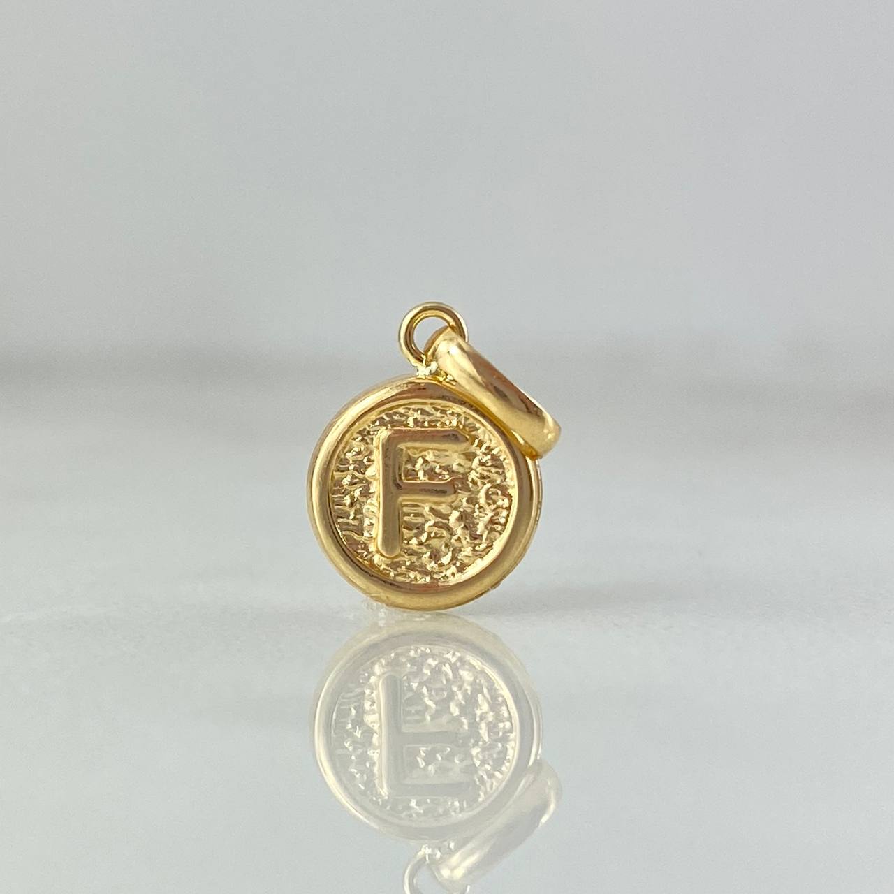 Pendant Letter F 0.35gr / 1.5cm / Textured Circle Yellow Gold