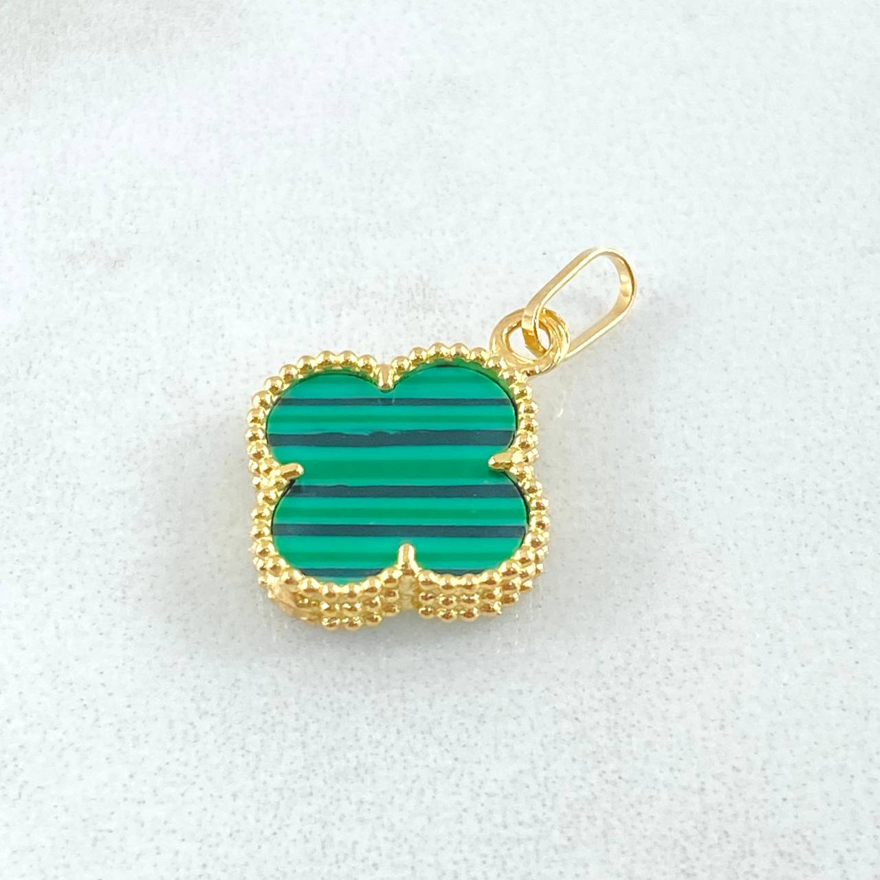 Pendant Green Clover 1.55gr / 0.9in / 18K Yellow Gold Special Birthstone