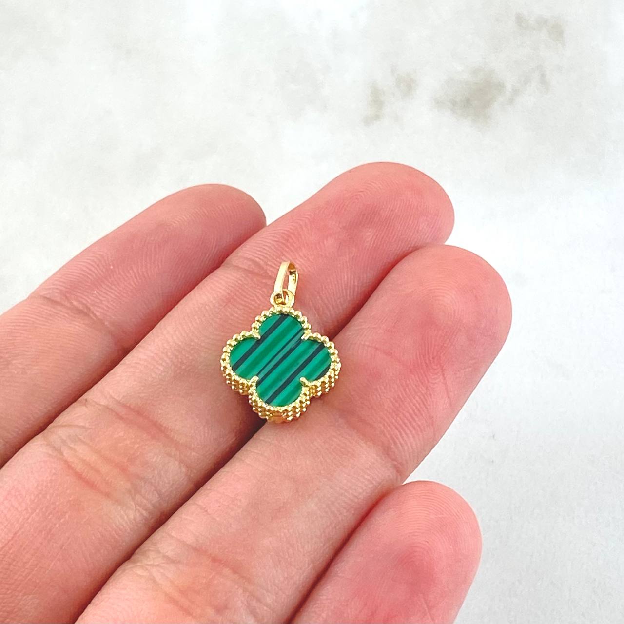 Pendant Green Clover 1.2gr / 0.7in / 18K Yellow Gold Special Finish