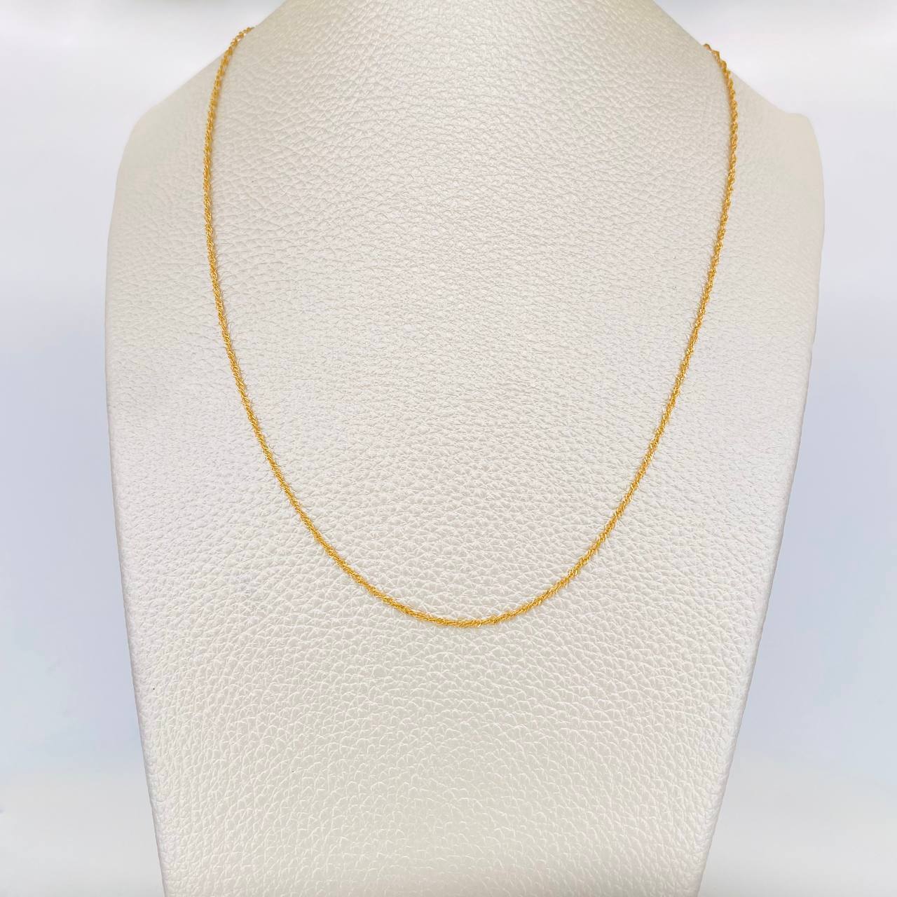 Cadena Singapur 1.45 g / 15 3/4 in / 1.31 mm Oro Amarillo 18K