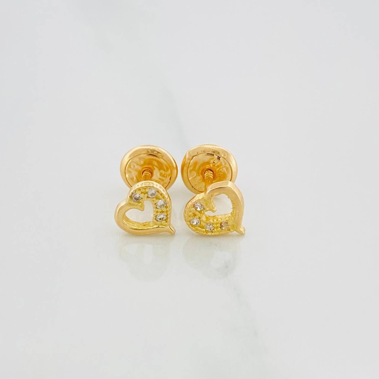 Stud Earrings Heart Silhouette 0.8 g / in / 4 mm Yellow Gold 18K