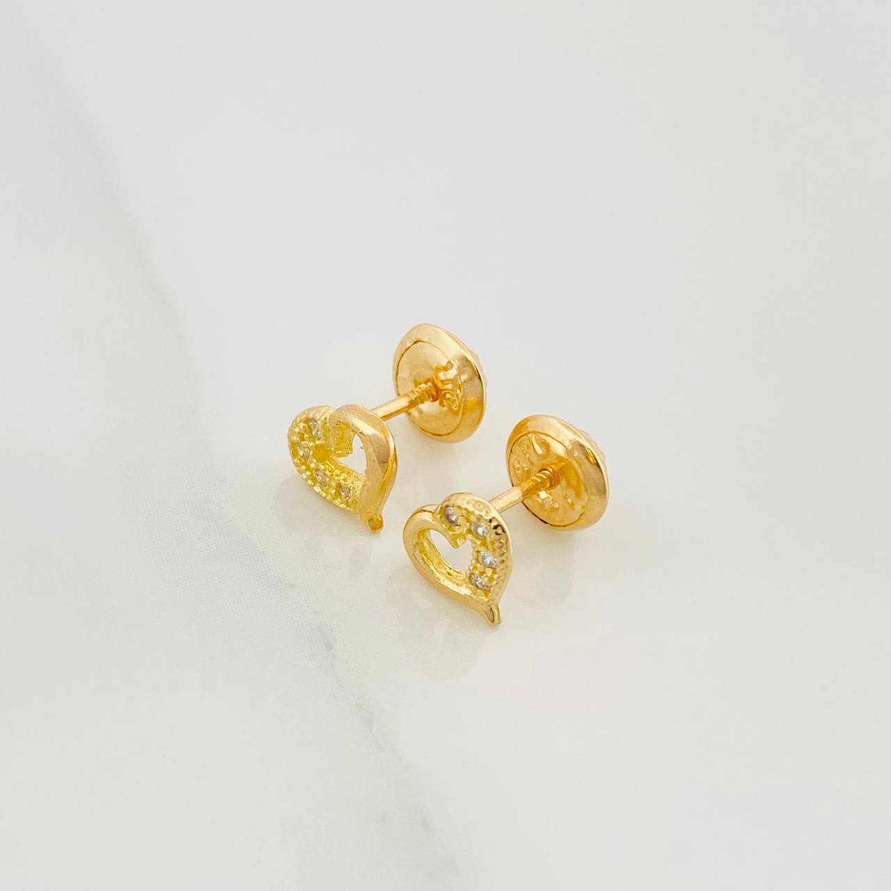 Stud Earrings Heart Silhouette 0.8 g / in / 4 mm Yellow Gold 18K