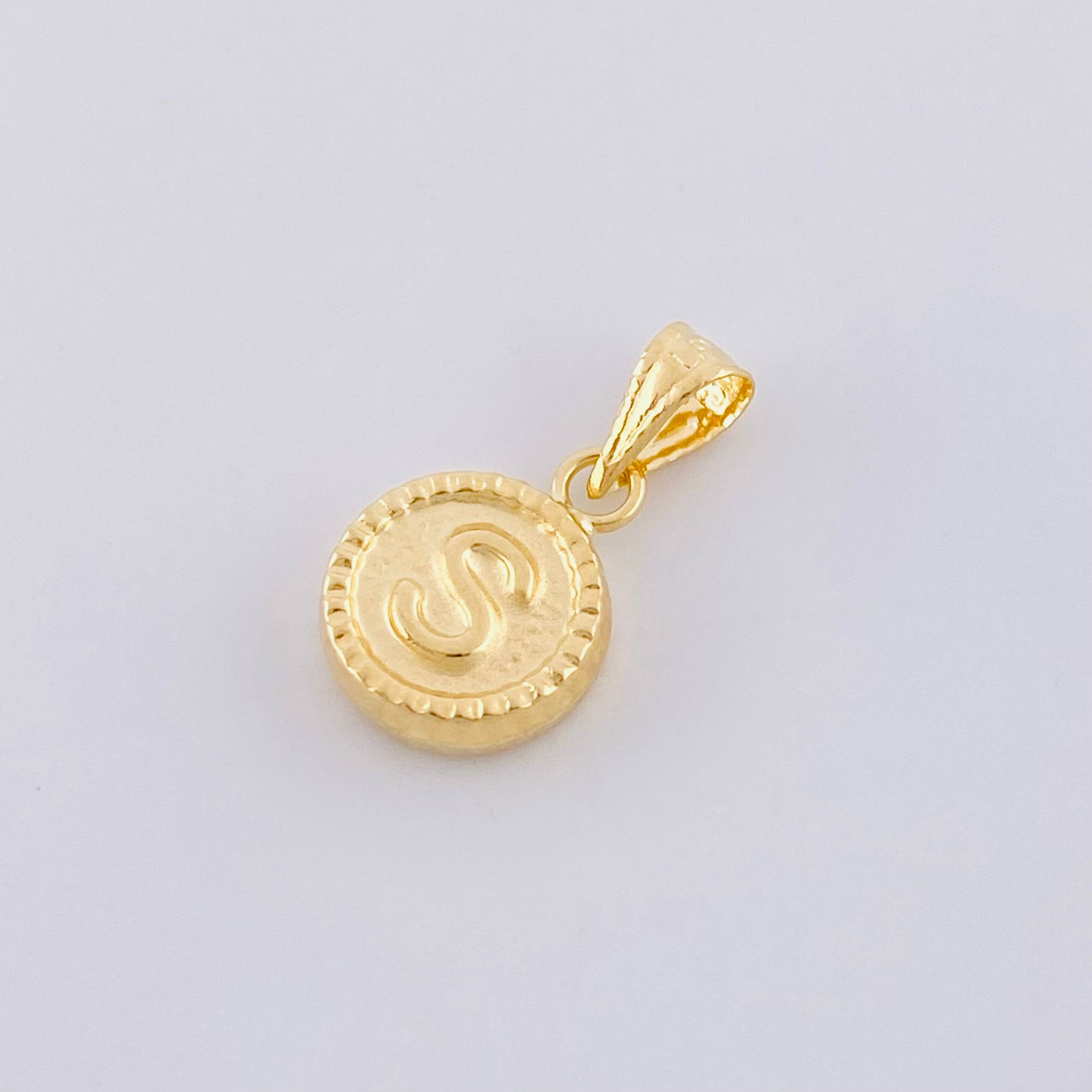 Pendant Matte Letter S Bordered 0.4g / 1/2 in Yellow Gold 18K