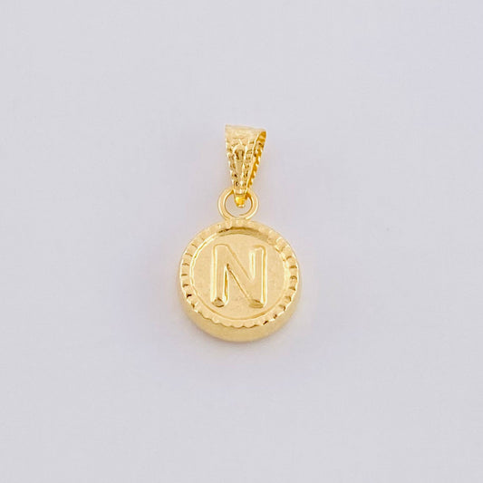 Dije Mate Letra N Bordeado 0.45g / 1/2 in Oro Amarillo 18K