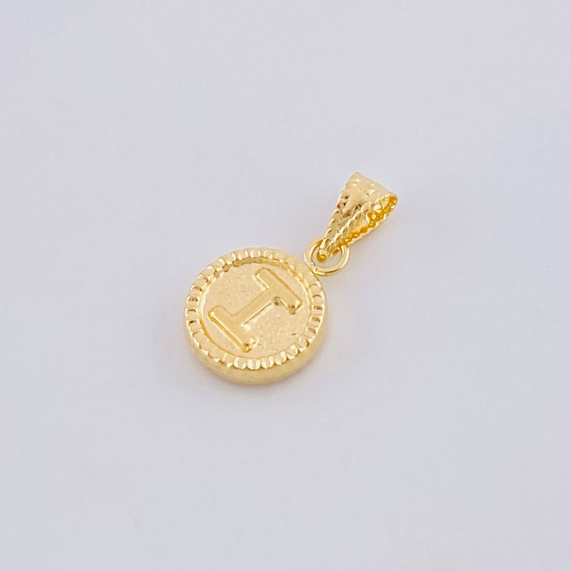 Pendant Matte Letter I Bordered 0.4g / 1/2 in Yellow Gold 18K