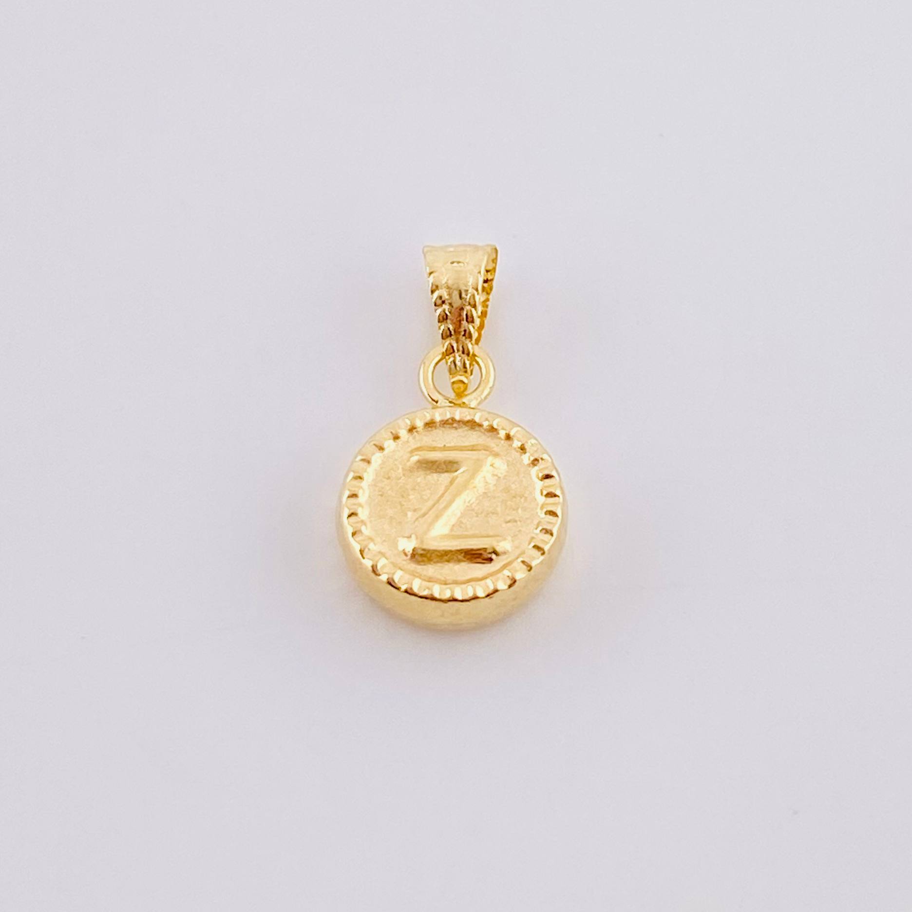 Pendant Matte Letter Z Bordered 0.45g / 1/2 in 18K Yellow Gold