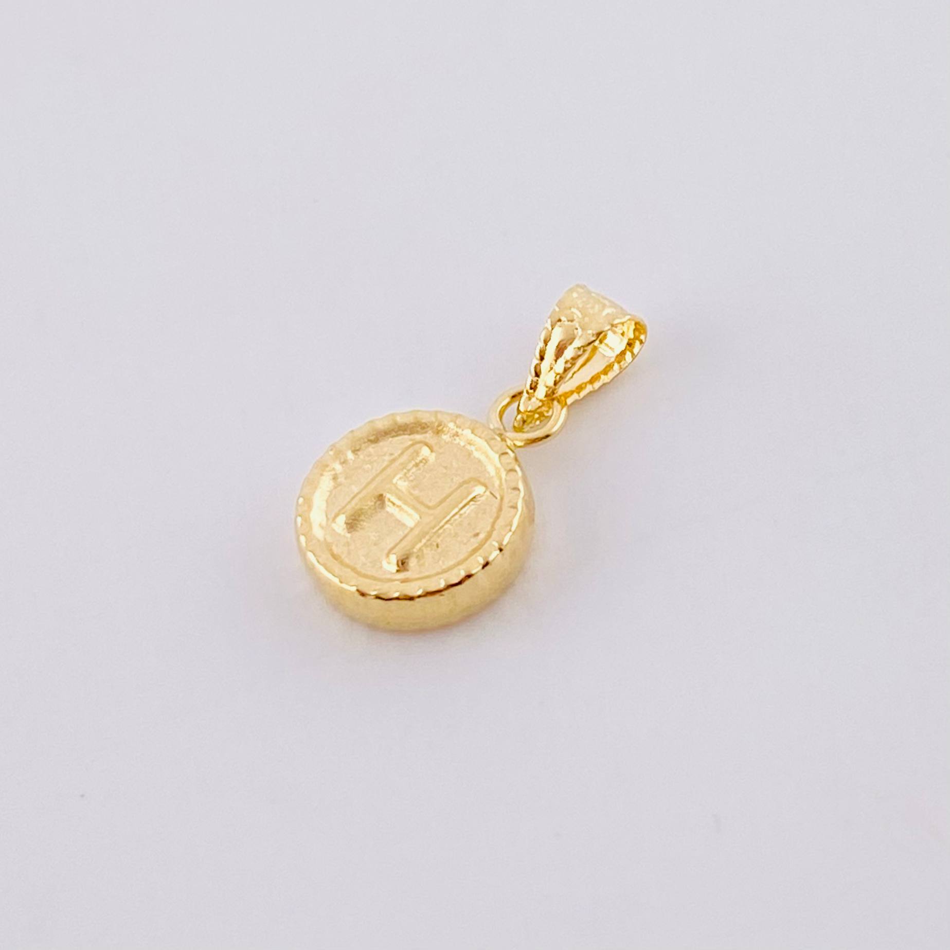 Pendant Matte Letter H Bordered 0.4g / 1/2 in Yellow Gold 18K