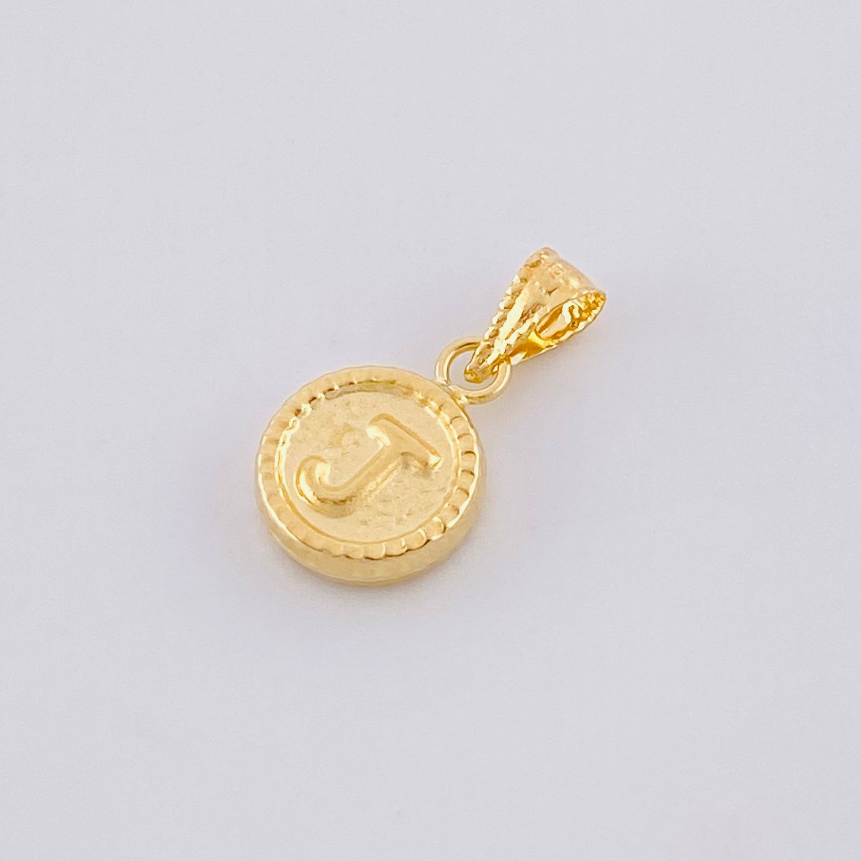 Dije Mate Letra J Bordeado 0.4g / 1/2 in Oro Amarillo 18K