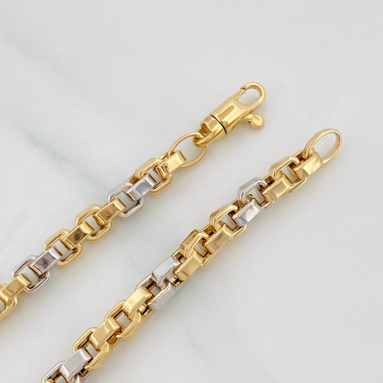 Venetian Bracelet Square 6.8g / 8 1/2 in / 4.35mm Two-Tone Yellow White 18K Gold